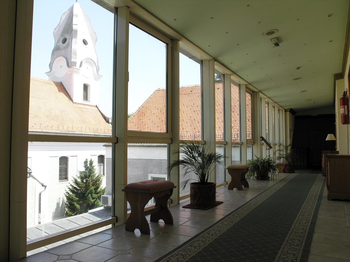 Hotel Kralj Tomislav Nova Gradiska Exterior foto